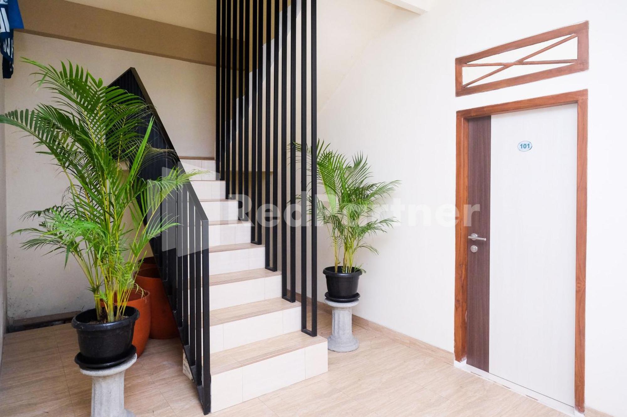 Ndliman House Near Ugm Jogja Mitra Reddoorz Hotel Kejayan Exterior photo