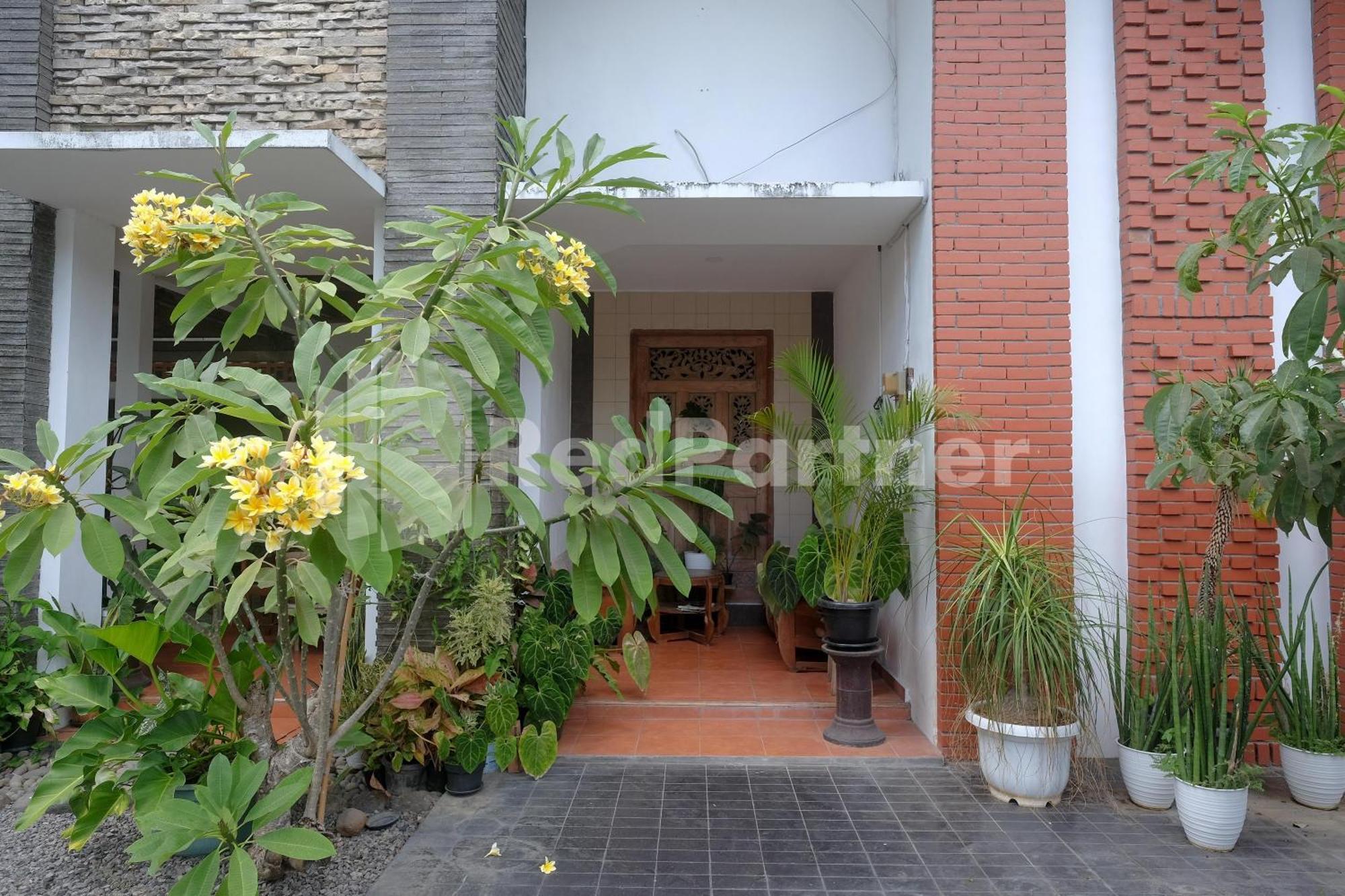 Ndliman House Near Ugm Jogja Mitra Reddoorz Hotel Kejayan Exterior photo